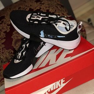 Women’s Nike Ashin Modern Print Sneakers